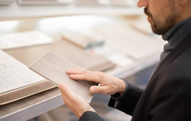 choosing floor laminate for his home