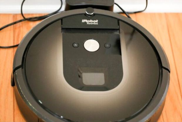 A picture of iRobot Roomba showing it closed up