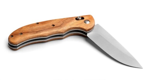 Simple pocket knife with wooden handle