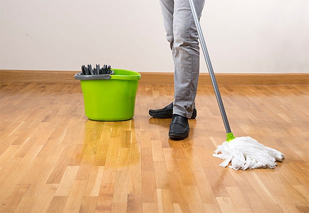 Clean the laminate floor is an essential step to prepare for the painting job