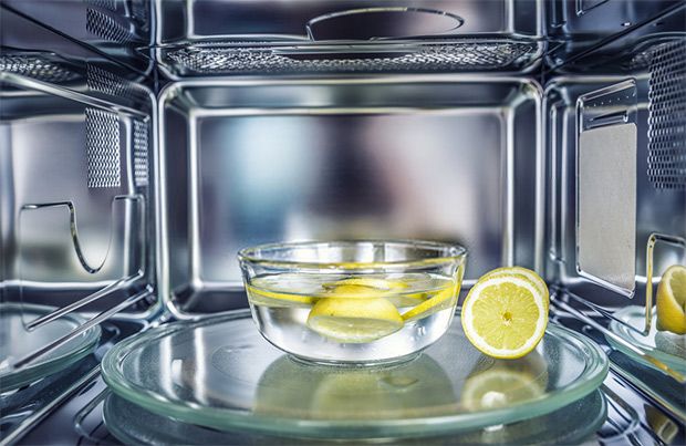 It’s easy to clean your microwave with lemon juice