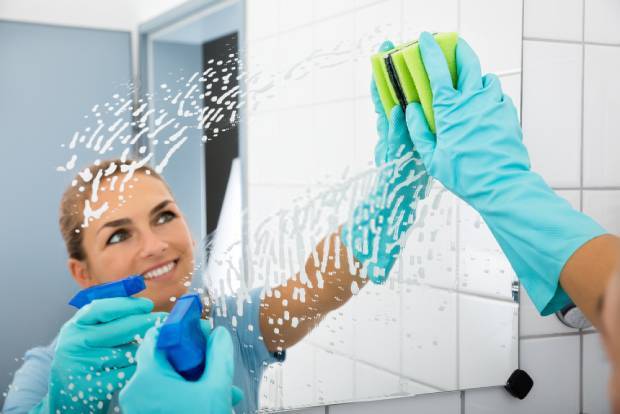 Cleaning Your Bathroom Mirrors